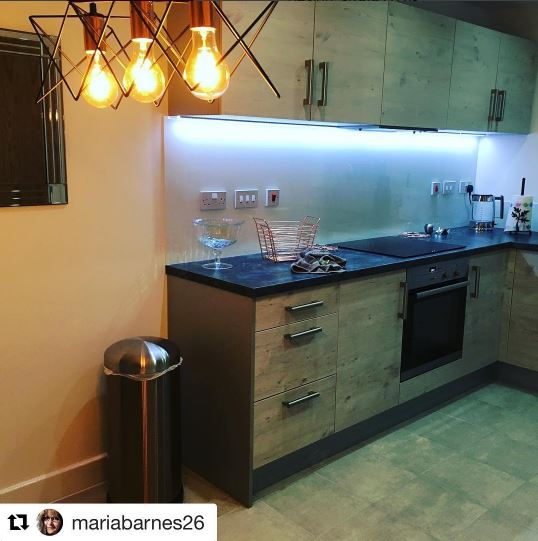 homesbystrata's tweet photo. We love the statement lighting in Maria’s new Geneva kitchen! #MakeItYours #StrataHomes https://t.co/kdegEu61wa