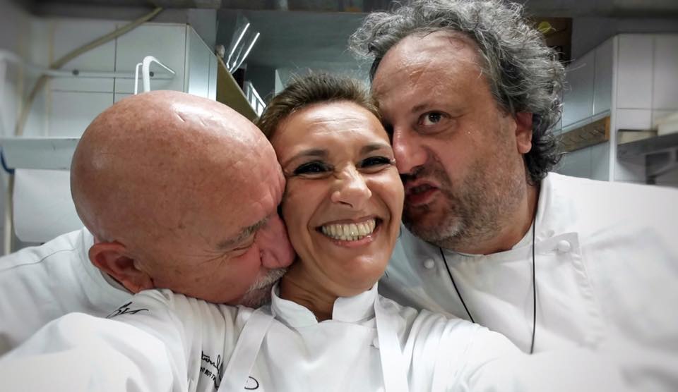 PostaDonini's tweet photo. Stanno pensando al menù della cena del 28 luglio! #flyingceff #postadonini4u (Foto della "Ceffa" Annamaria Farina) https://t.co/qhEwuTRx3n