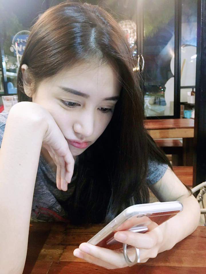 ฝนตกหนักเลยยย น่าเบื่อจริงๆ~ ใครยังไม่ถึงบ้านก็เดินทางปลอดภัยนะคะ 😯☔ ระมัดระวังกันด้วยเน้อออ 
#พิมประภา #pimprapa 💕