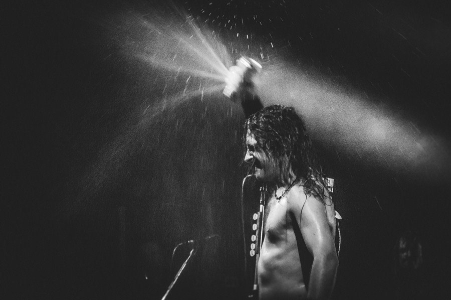 Fenrir111's tweet photo. Uz Airbourne lakše pada raspadanje AC/DC-a https://t.co/N8UJztLG3v https://t.co/C8CB1nvhUl