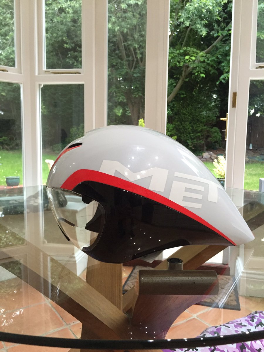 crammaz83's tweet photo. Loving my new met drone can't wait to test it tomorrow at the club 10 @met_helmets https://t.co/XS5uag5hhD