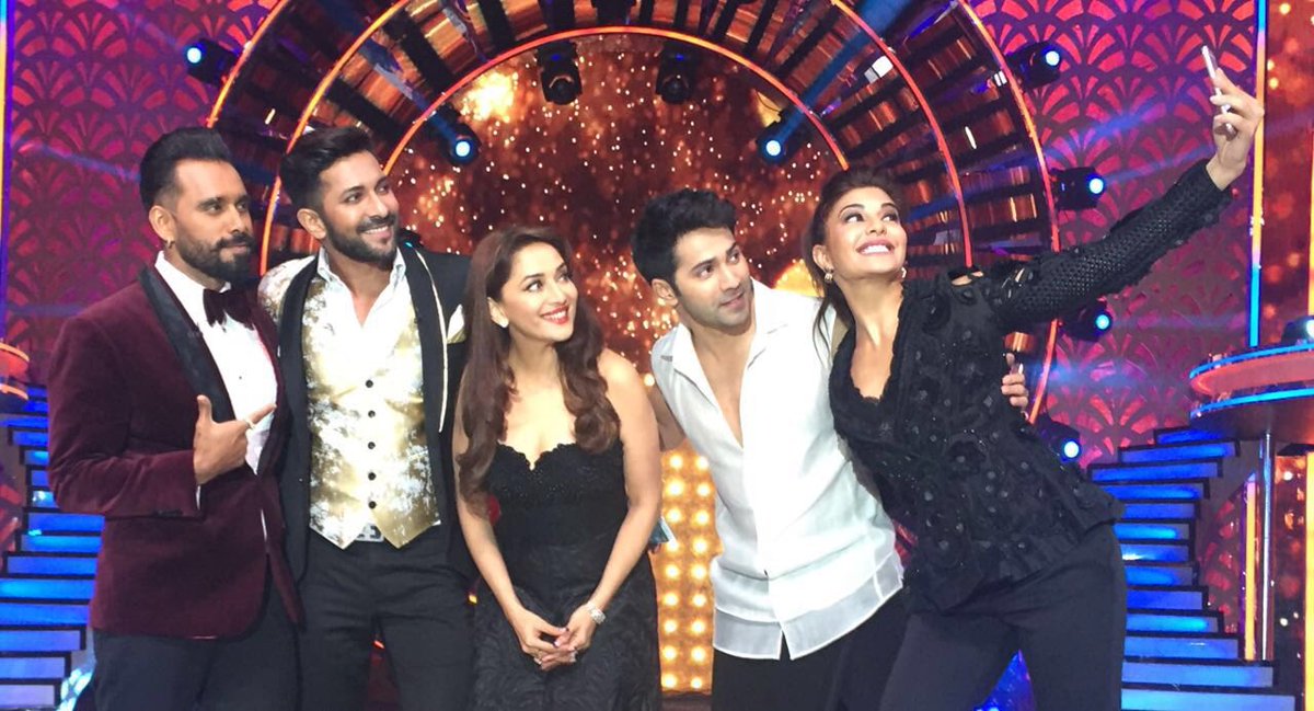 Varun_dvn's tweet image. #soyouthinkyoucandance @BoscoMartis @MadhuriDixit @terencehere  because of @Asli_Jacqueline we looking on the side.