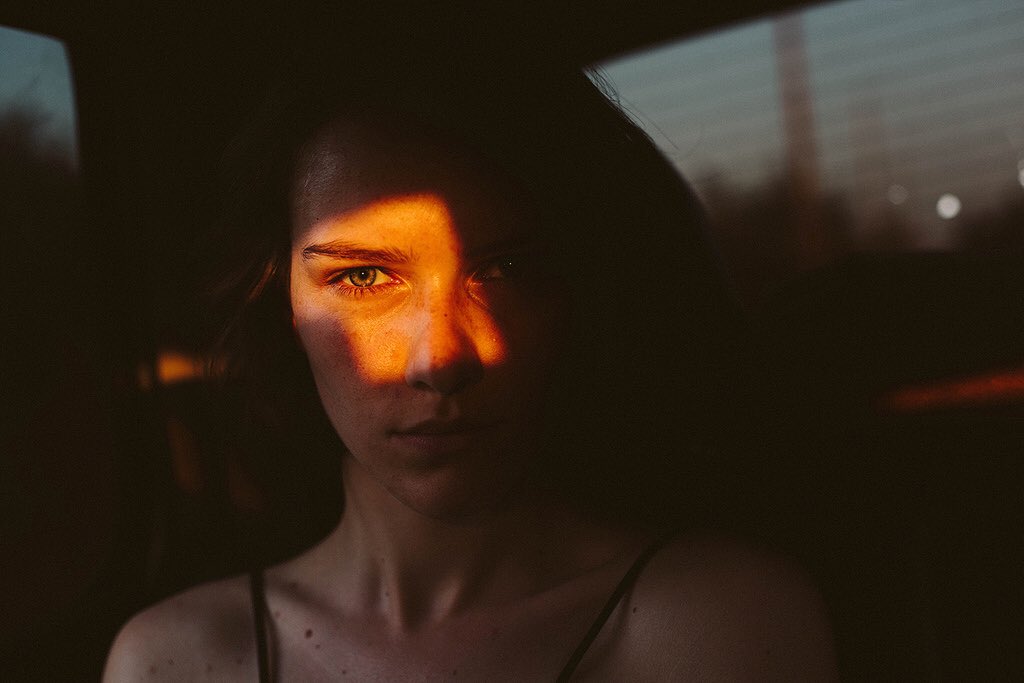 R93___'s tweet image. "ليتني جارة بيتة ، وكل ماحنّ قَلبي لمحت عينه وتطمنتْ"