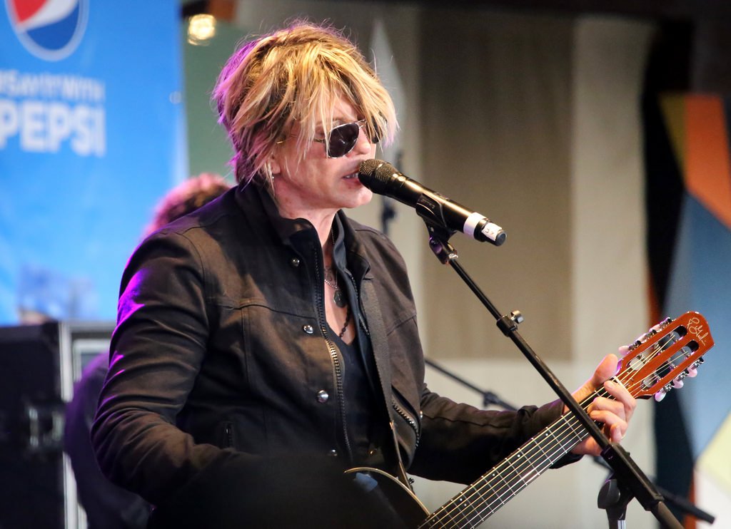 Want free @googoodolls tickets? Favorite & retweet this by 5pm today! #TicketTuesday #GooGooDolls