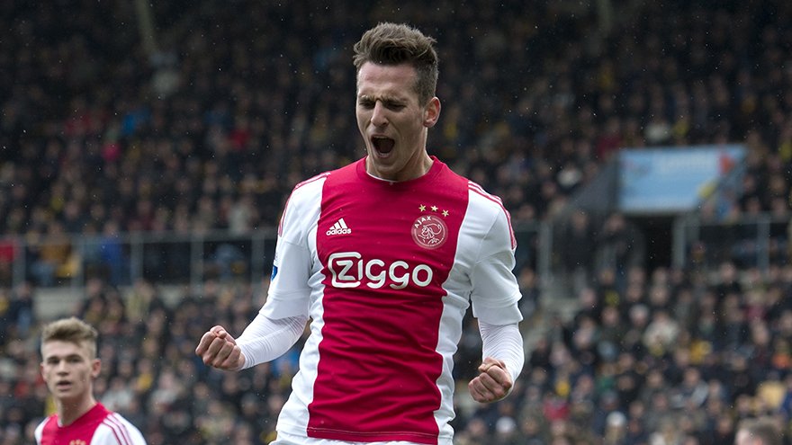 Yes! @ArekMilik9 blijft Ajacied! Lees meer 👉 ajax.ms/BB8