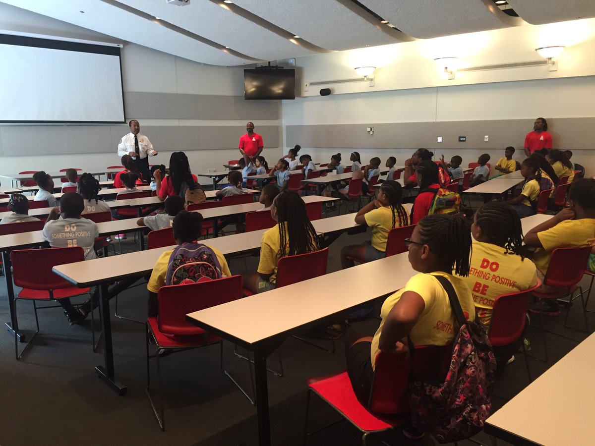 IFD_NEWS's tweet photo. .@IFD_CHIEF fires up the kids @StFlorian1 #SummerCamp #DoSomethingPositive #BeSomeonePositive #HaveSomethingPositive https://t.co/oRni3sbCF7