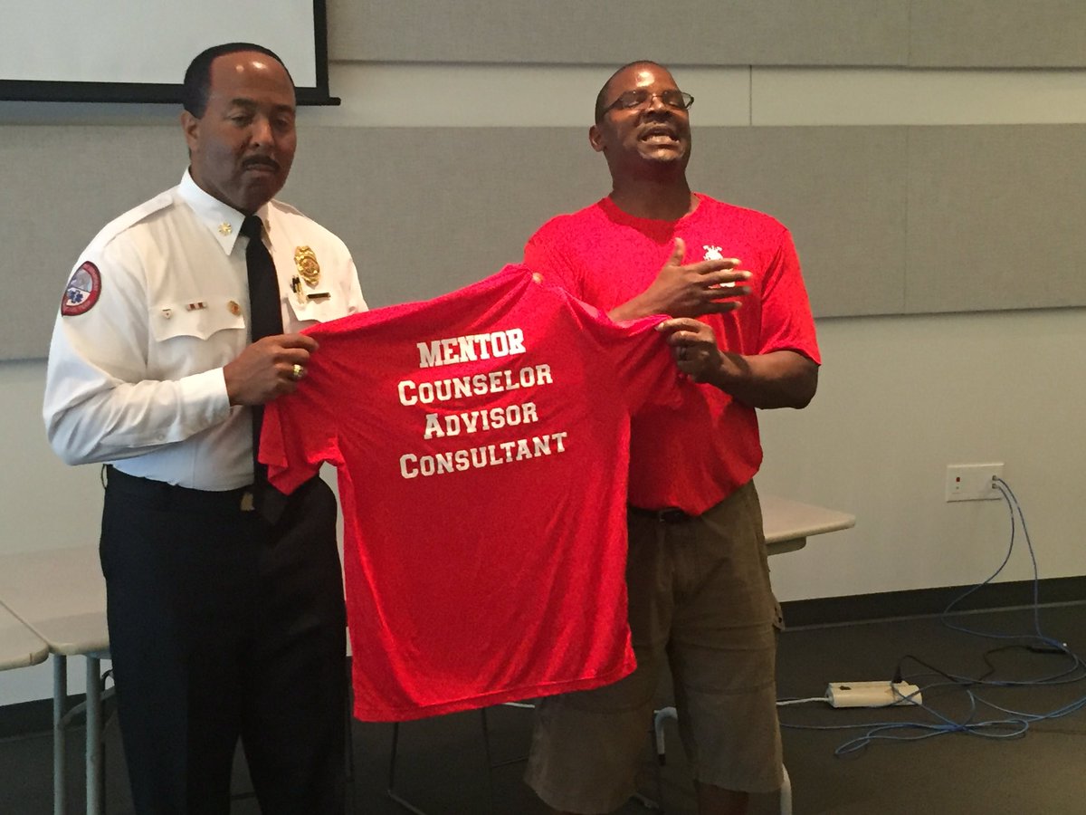 IFD_NEWS's tweet photo. .@IFD_CHIEF fires up the kids @StFlorian1 #SummerCamp #DoSomethingPositive #BeSomeonePositive #HaveSomethingPositive https://t.co/oRni3sbCF7