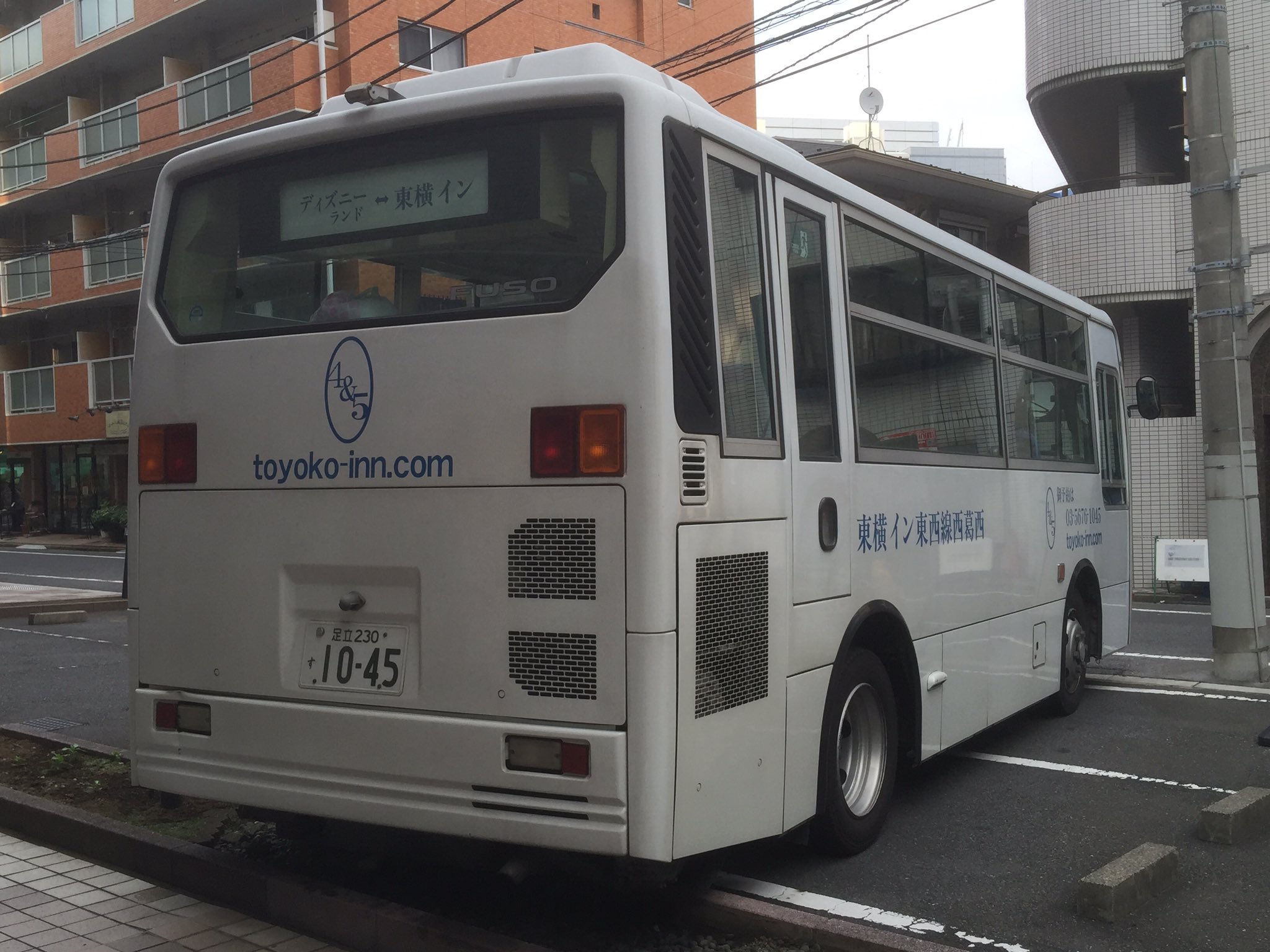 Syuu Pa Twitter 果てさて地下鉄博物館の行きに車窓を眺めていた所興味深いものが西葛西駅近くにあったので帰りに下車 東横イン西葛西店のディズニーランド送迎バスです エアロミディmjワンステ 行き先がディズニーランドなのがミソ しかし周辺道路狭い事 Syuu Pa Twitter 果てさて地下鉄博物館の行きに車窓を眺めていた所興味深いものが西葛西駅近くにあったので帰りに下車 東横イン西葛西店のディズニーランド送迎バスです エアロミディmjワンステ 行き先がディズニーランドなのがミソ しかし周辺道路狭い事