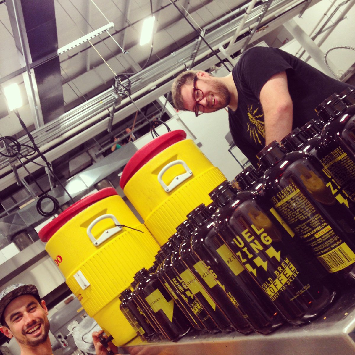 UELZING's tweet photo. Bottling #coldbrew #ZINGbolts #ZINGteam https://t.co/HRMwr6mECF