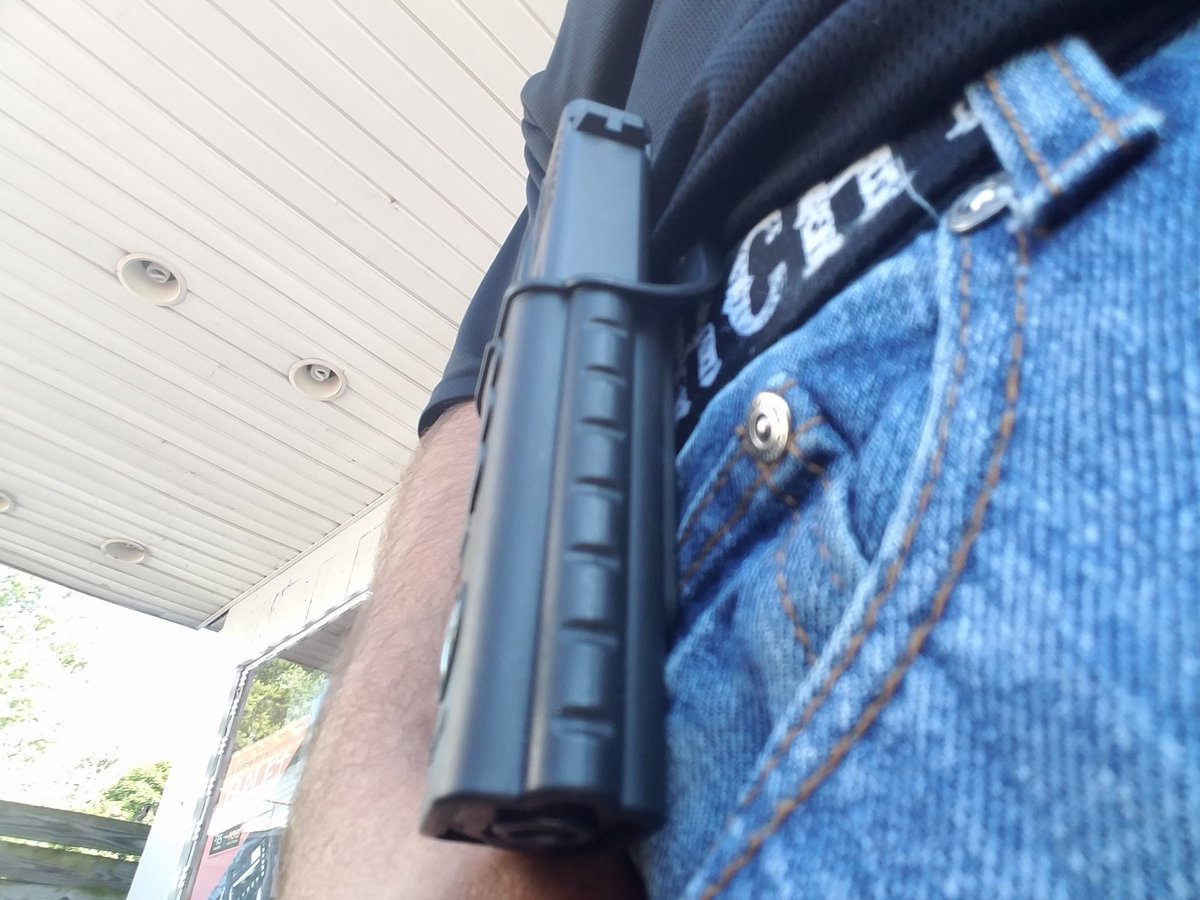 GIMPGUICE's tweet photo. "Say hello to my lil friend" #glock43 #CCWclass #CHL #AAAmericanbailbonds # https://t.co/08JpJ14srQ
