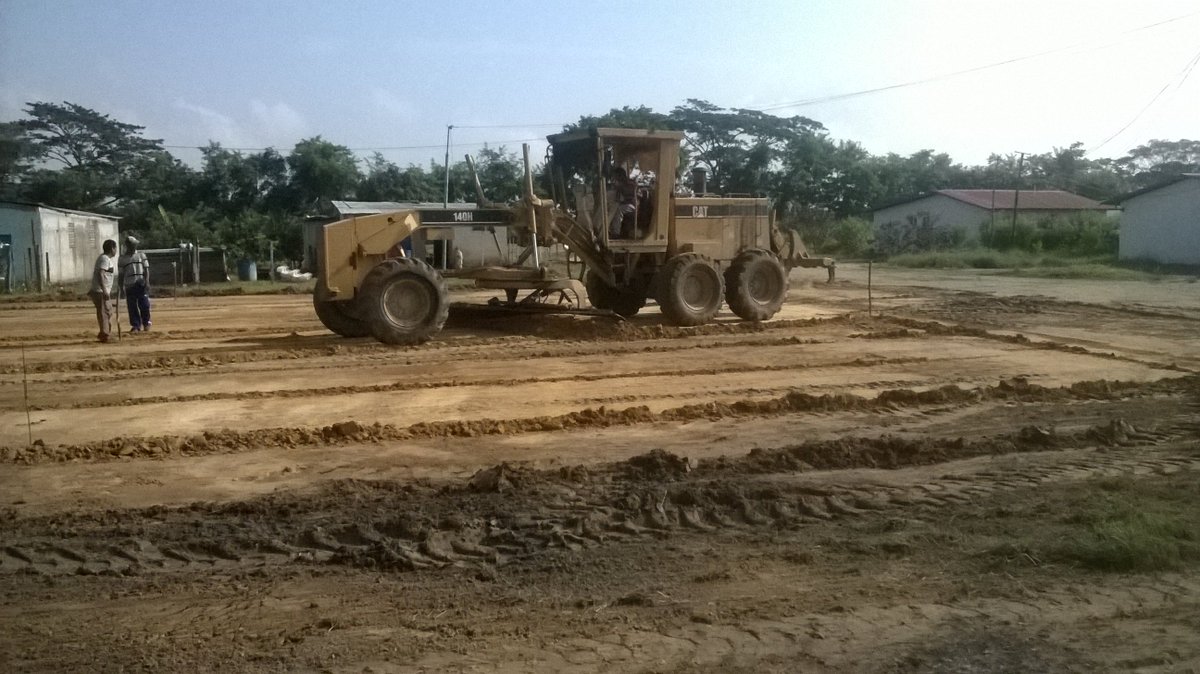 Obras_JJMora's tweet photo. Alcaldía inicio construcción de cancha de usos múltiples en el sector Guaremal, @Matson_5 #jjmoravanaza #moronavanza https://t.co/fmjYbcAPKt