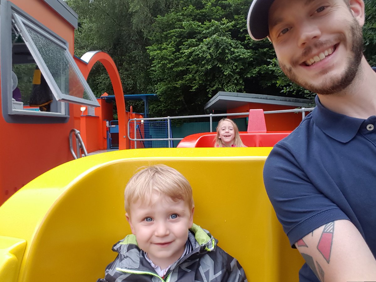 Benangelo82's tweet image. Brilliant family fun, even got a golden ticket #towertastic