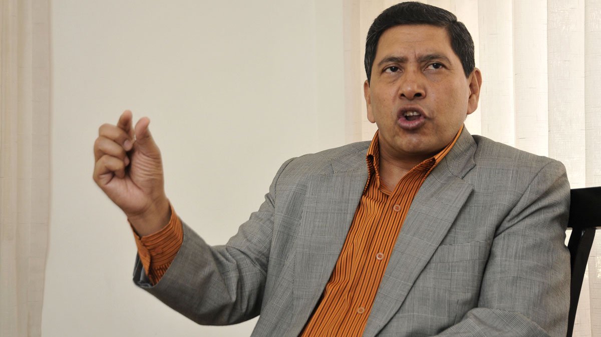ekantipur_com's tweet photo. ओली सरकारका पक्षमा नारायणकाजीका पाँच तर्क

https://t.co/1ai401o3kc https://t.co/EdwHp1mzKS