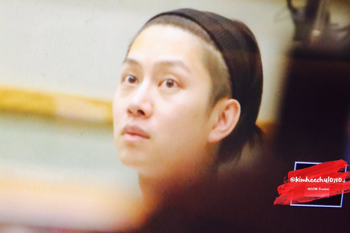 KIMHEECHUL0710_'s tweet photo. 160712 KTR 퇴근👈 앨범 많이 사달래요~오빠가❣ #희님 #희철 #김희철 #Heechul https://t.co/9oEofsrmM5