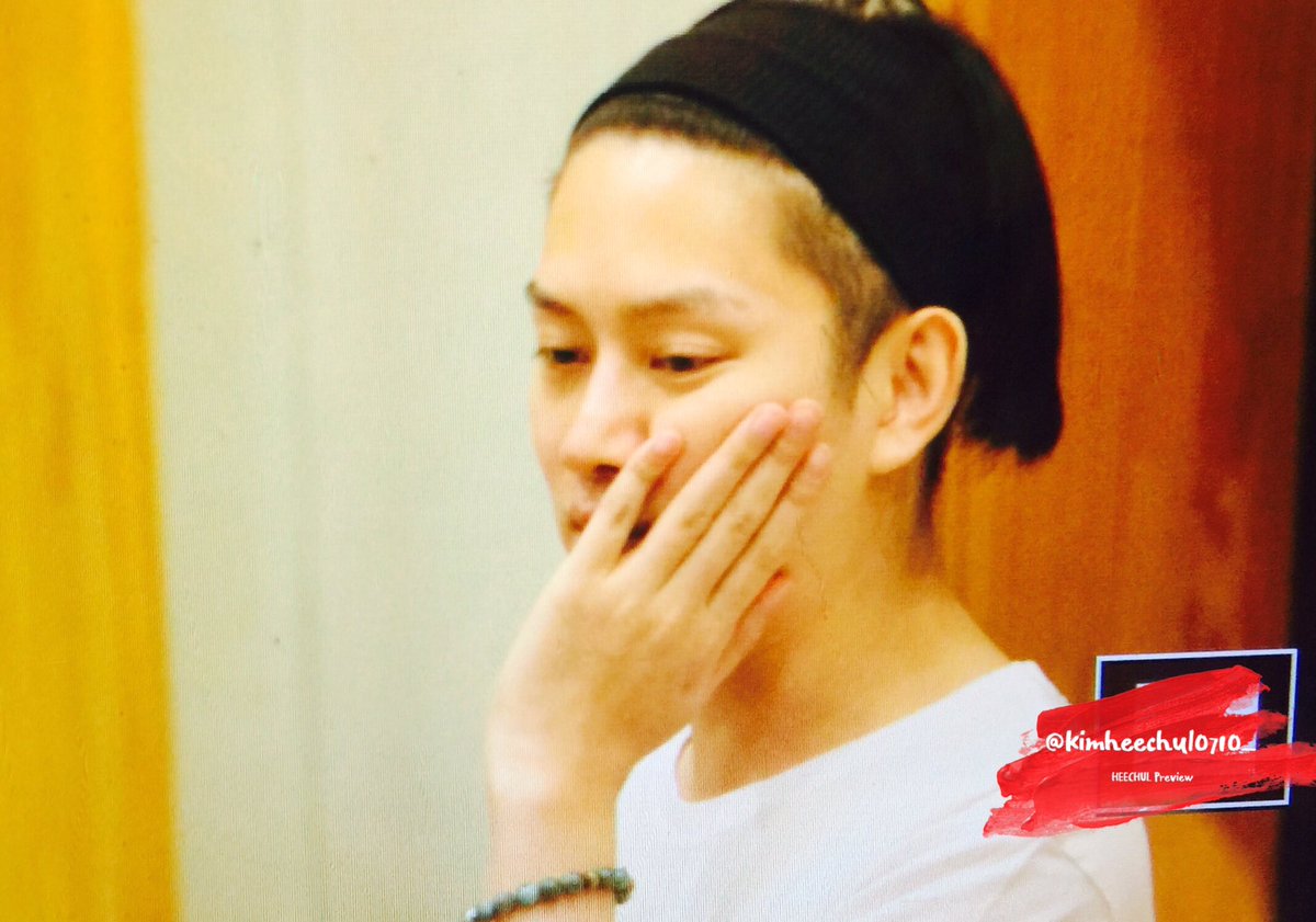 KIMHEECHUL0710_'s tweet photo. 160712 KTR 퇴근👈 앨범 많이 사달래요~오빠가❣ #희님 #희철 #김희철 #Heechul https://t.co/9oEofsrmM5