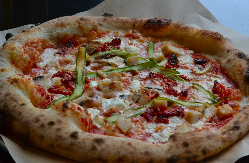 Get your #CraftYours pizza without the wait at @Pi_Co_Pizza, with Grabb! Now available during lunch hours.