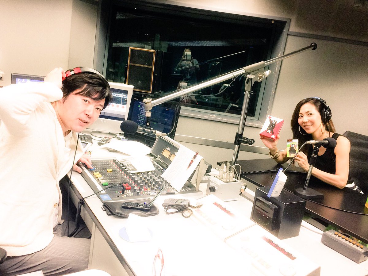 harumitsuyuzaki's tweet photo. 帰宅☆ああNITE楽しかったけどプロモーションになってたかどうか疑問♫楽しさ優先★熊本お土産頂き��した！
@djohnishi 
#thenite #onevoice2 https://t.co/StLZ5RpEDG