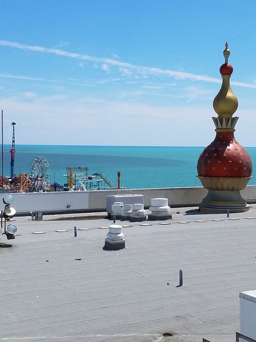 View image on Twitter