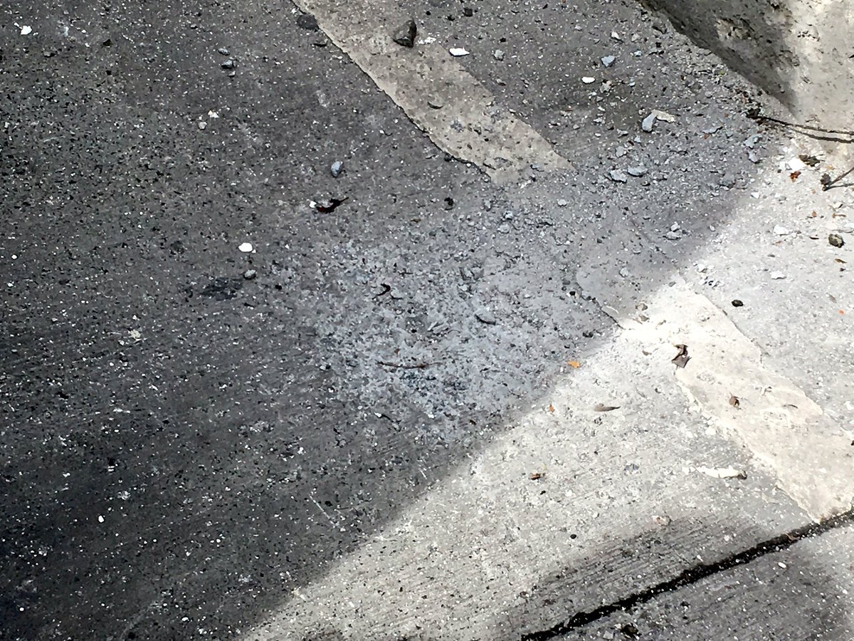 alejandrov70's tweet photo. Artefacto explosivo detona en Av hincapié cerca del aeropuerto, bomberos en el lugar @susanamorazan @EmisorasUnidas https://t.co/mb5rMvx4mw