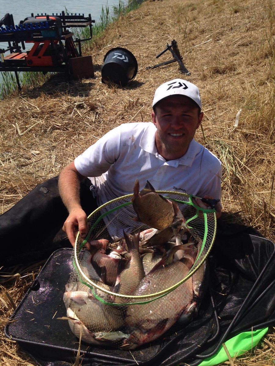 greendog9's tweet photo. @callum_dicks There you go mate!! Well done #Daiwa https://t.co/ur8Gu8QjLB