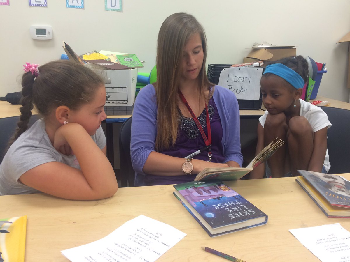 Reading #JunieBJones <a href="/FSU_PALS/">FSU University PALS</a> <a href="/DrKMcGee/">꧁•⊹٭𝙺𝚛𝚒𝚜 𝙼𝚌𝙶𝚎𝚎٭⊹•꧂ 📚🏖☮️</a> <a href="/frostburgstate/">Frostburg State University</a> @MsEReeves