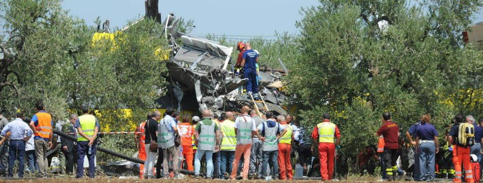 Adnkronos's tweet image. Scontro fra treni in #Puglia, oltre 20 morti /AGGIORNAMENTI tinyurl.com/zsozu8l