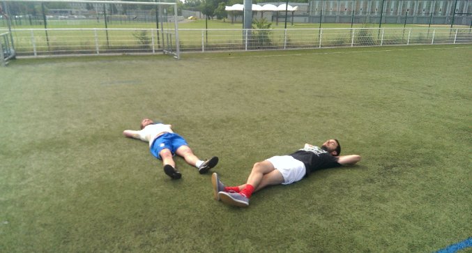 UnEuroEnPoche's tweet photo. Nos photos WTF de l'@EURO2016, c'est par ici ! https://t.co/QsTSuLa0cT #UEEP #EURO2016 https://t.co/oRXUmpUsuG