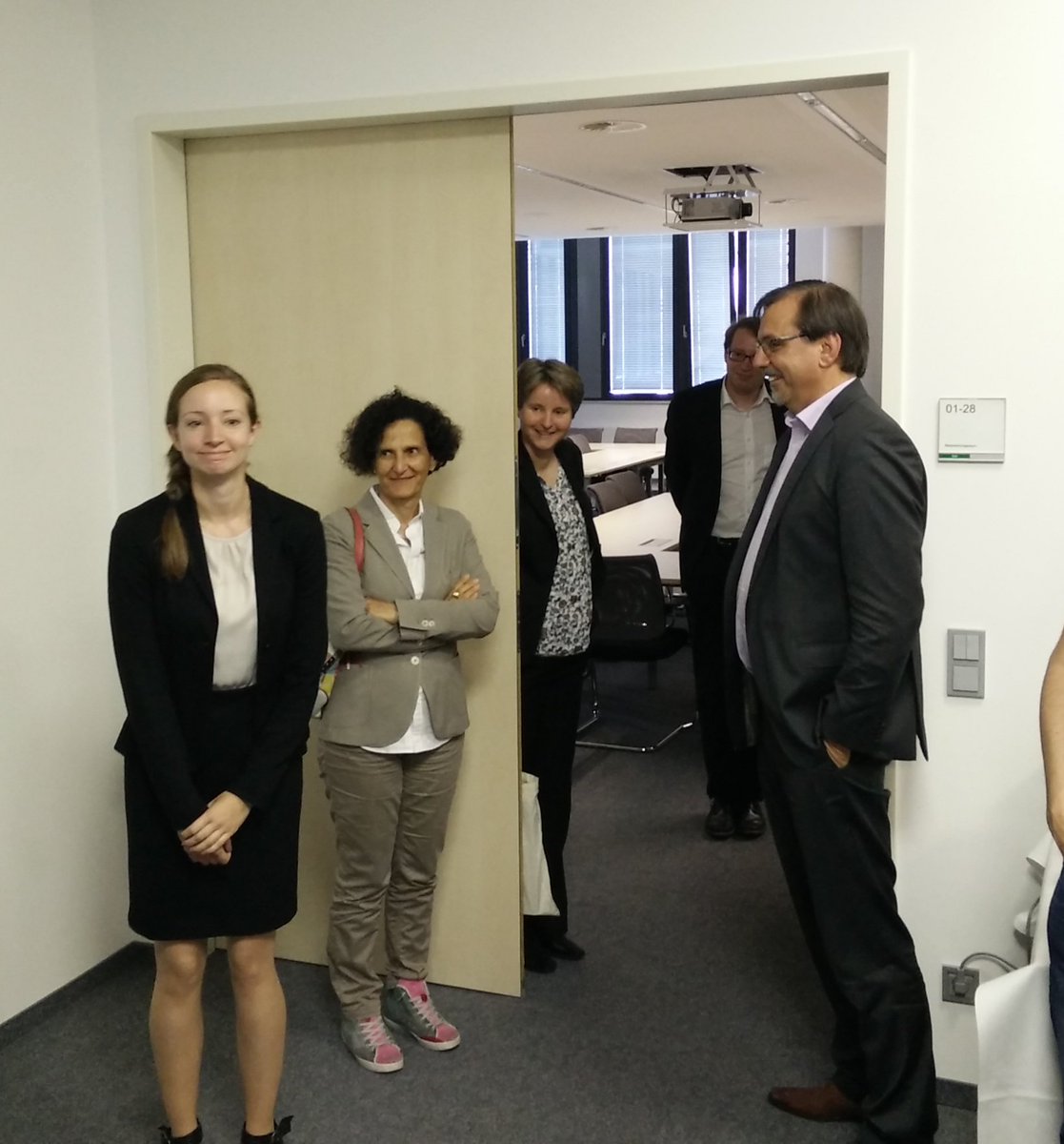 MechatronicUML's tweet photo. Congratulations @Marie_C_P to your PhD! https://t.co/rsfSdB2z74