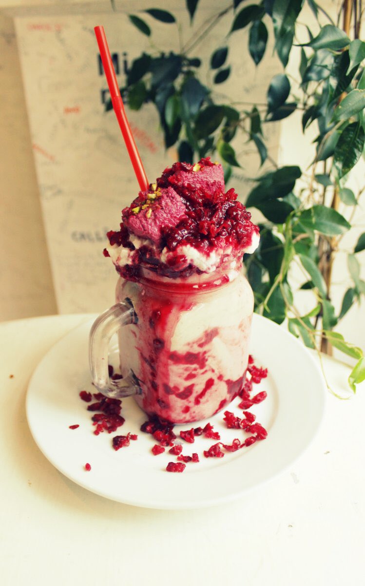 TheCanvasCafe's tweet photo. This fortnight we're serving our #Vegan #Freakshakes later!
Tues - Fri: 11am - 9pm
Weekends: 11am - 7pm
❤️😍Yay😍❤️ https://t.co/O4menoF0Iy