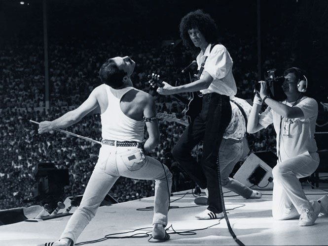 Excelsior's tweet photo. 🤘🎶 A 31 años de que Queen cambió la historia del rock en 'Live Aid' https://t.co/ZfQKHXDzyN https://t.co/efmrTaiepQ