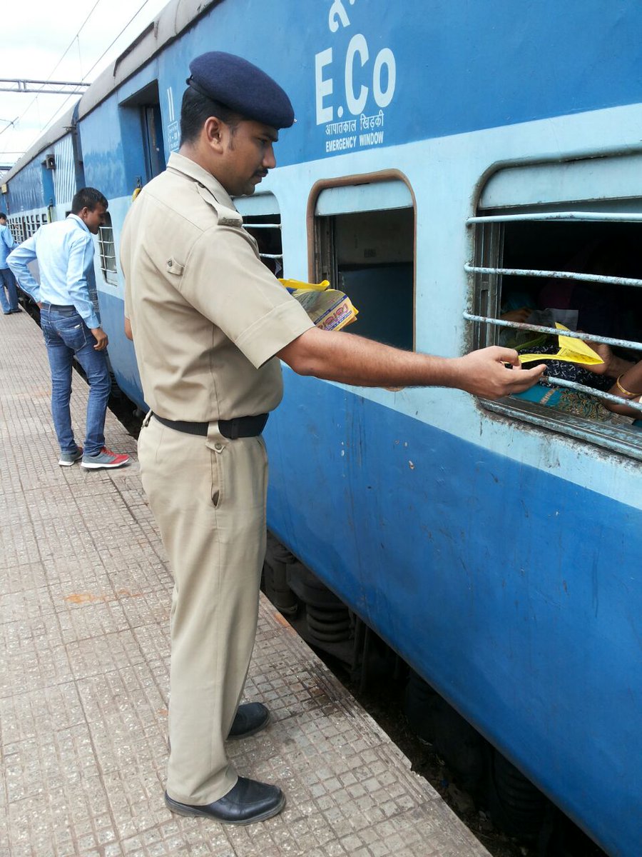 KurPost's tweet photo. @srdscrpfkur Sir,on 12.07.16 the SHL No.182 publicity made at KUR station by RPF/POST/KUR https://t.co/xGFgScNu6K