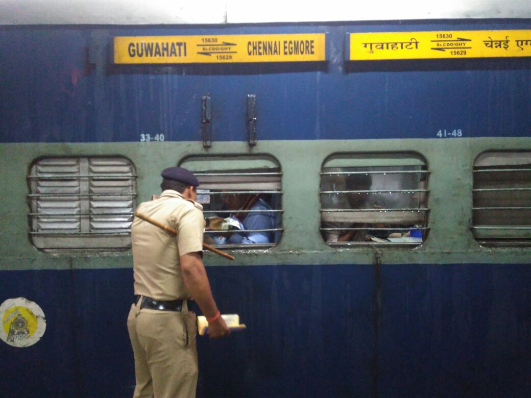KurPost's tweet photo. @srdscrpfkur  Sir,on 12.07.16 the SHL No.182 publicity made at KUR station by RPF/POST/KUR https://t.co/NxqAn9kxkv