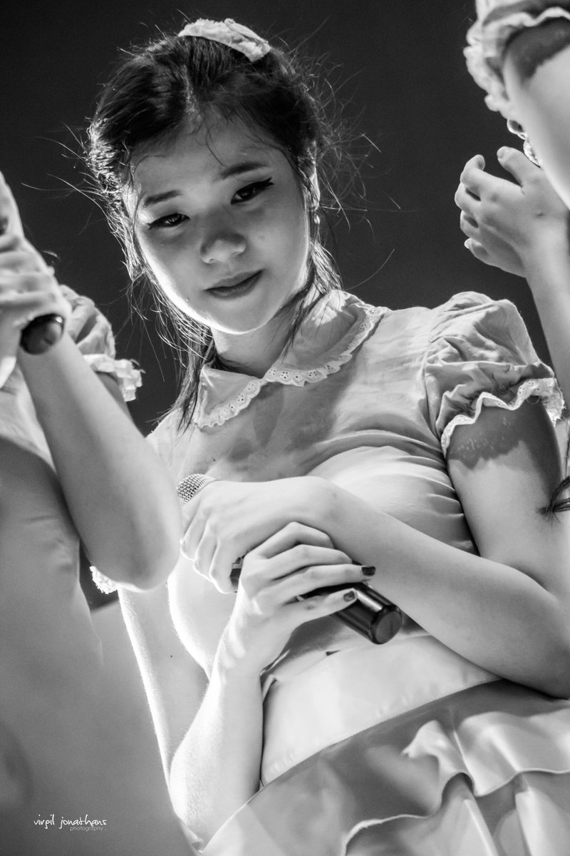 jangan pernah meninggalkan yg baik demi yg terbaik. disaat yg baik pergi, kamu akan sadar dialah yg terbaik . . . :)