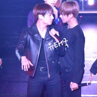 KOOKVgif's tweet photo. 후후. . . https://t.co/ovLsIWQGcO