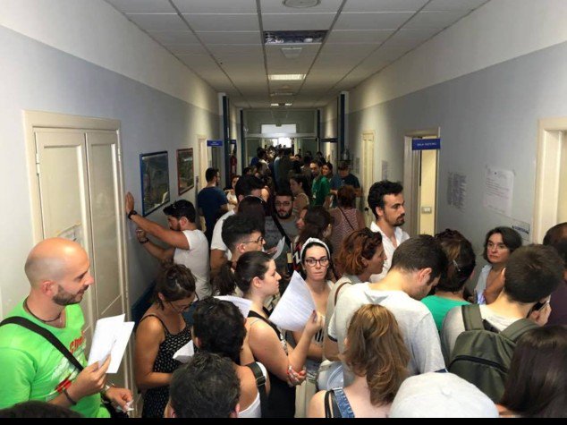 Agenzia_Italia's tweet image. Scontro treni in #Puglia
"Donate il sangue", file di volontari agi.it/cronaca/2016/0…