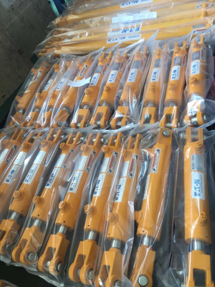 GeorgeHendro's tweet photo. #YellowIsNewBlue https://t.co/U7FPuife0K