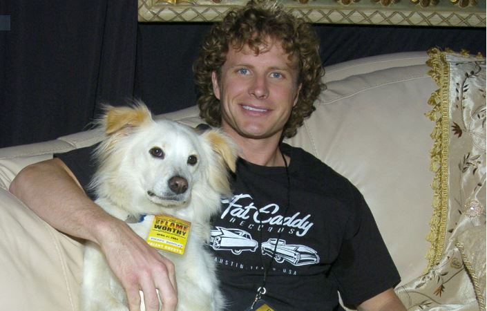 LifeWithDogsTV's tweet image. Country Star @DierksBentley Says Goodbye to Beloved Dog, Jake - go.shr.lc/2a66I1Y | #RIPJake #countrymusic