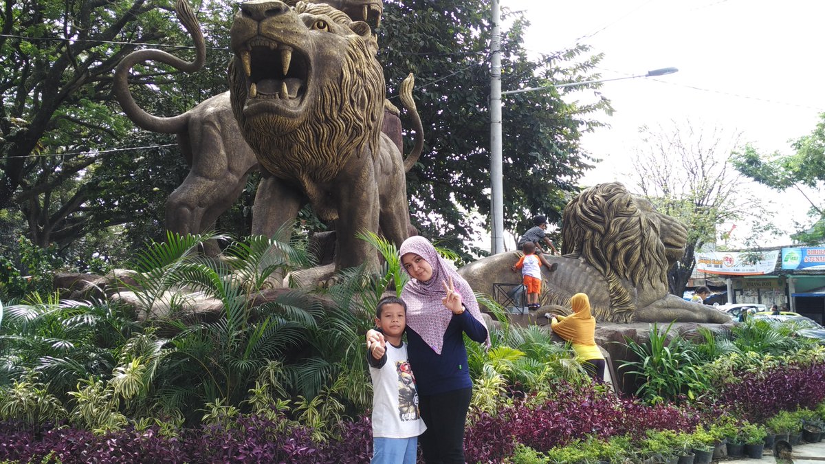putriineke's tweet photo. Jalan2 dikota Malang, depan Stasiun Kota Malang @IndonesiaGaruda #GATweetMiles https://t.co/zGBjHJ7dKX