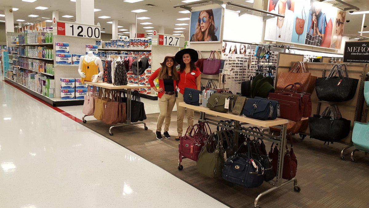 yendoukoi23's tweet image. Having fun with our super new accessories! 😍 #shoptarget  #TGTinterns2016 @1TylerKoontz @ColonJosian @keithlyons01