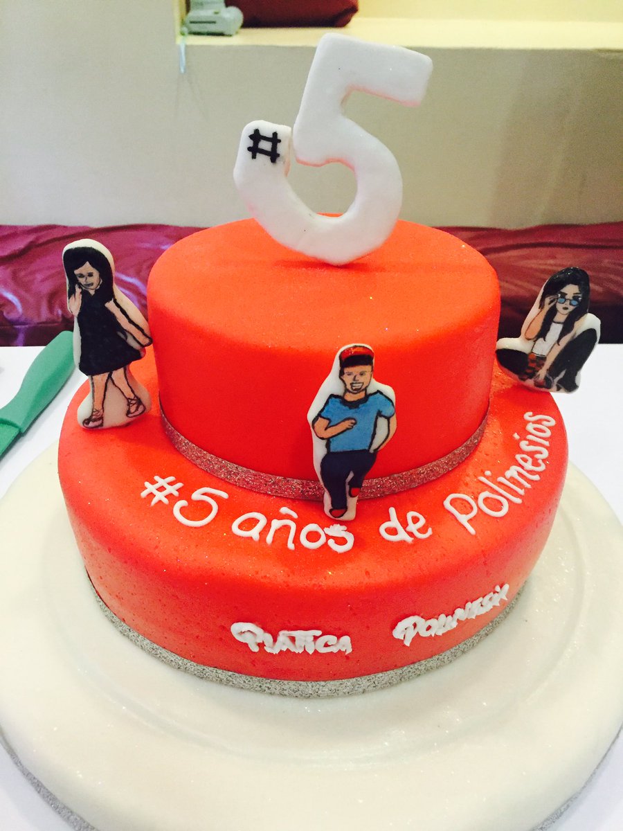 PPTeamKaren's tweet photo. Pastel!! #5añosdePolinesios https://t.co/3n2hBLctTS
