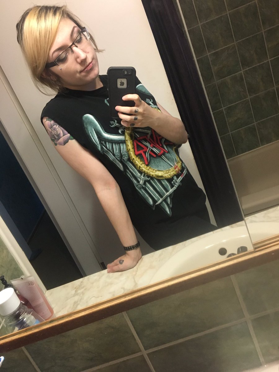 ALLYGAT0R tweet media