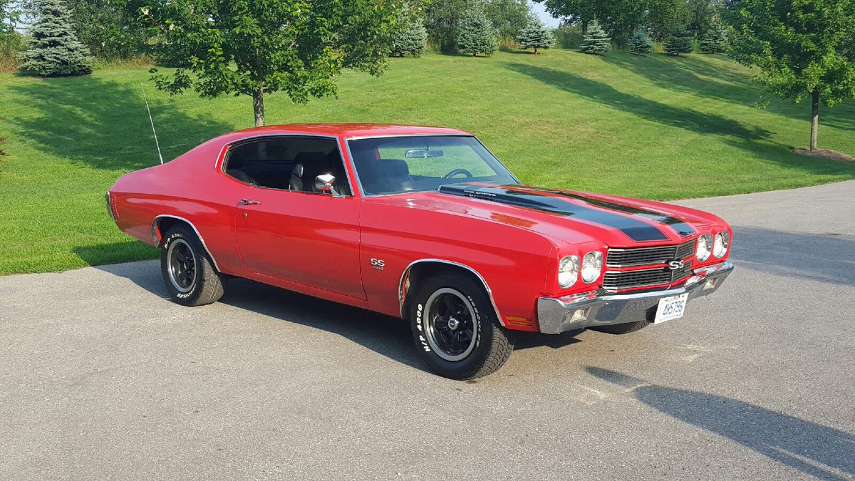 mbpremierbulk's tweet photo. @EddieUxMan both gorgeous!!! These are our 2 cars, unfortunately the chevelle won't be at the show its in the shop https://t.co/guKGlwMyjH