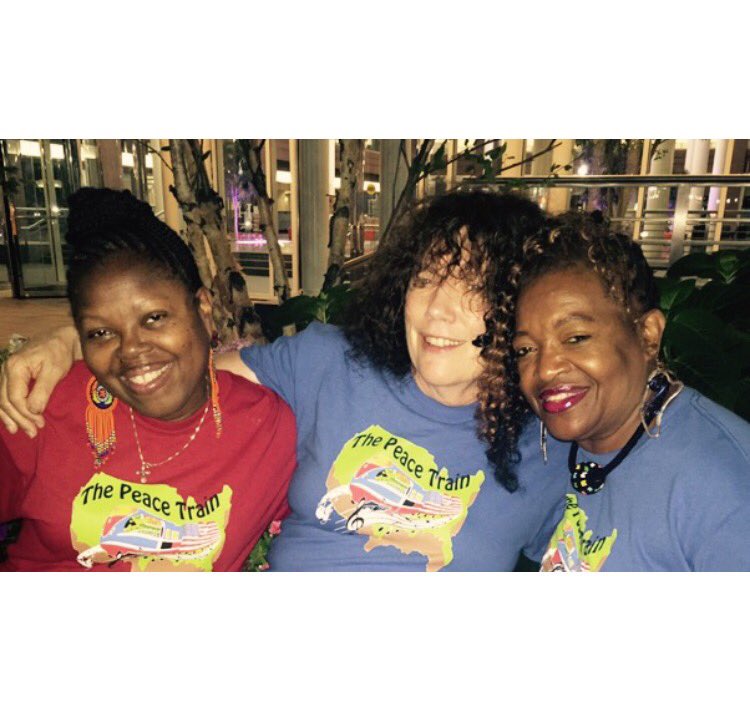 BridgetStJohn1's tweet photo. #aboutlastnight w/ the #peacetrain @WhenVoicesMeet @hawanemusic #childrenschoir #backrow #JCITFF https://t.co/1xIaCR4BKY