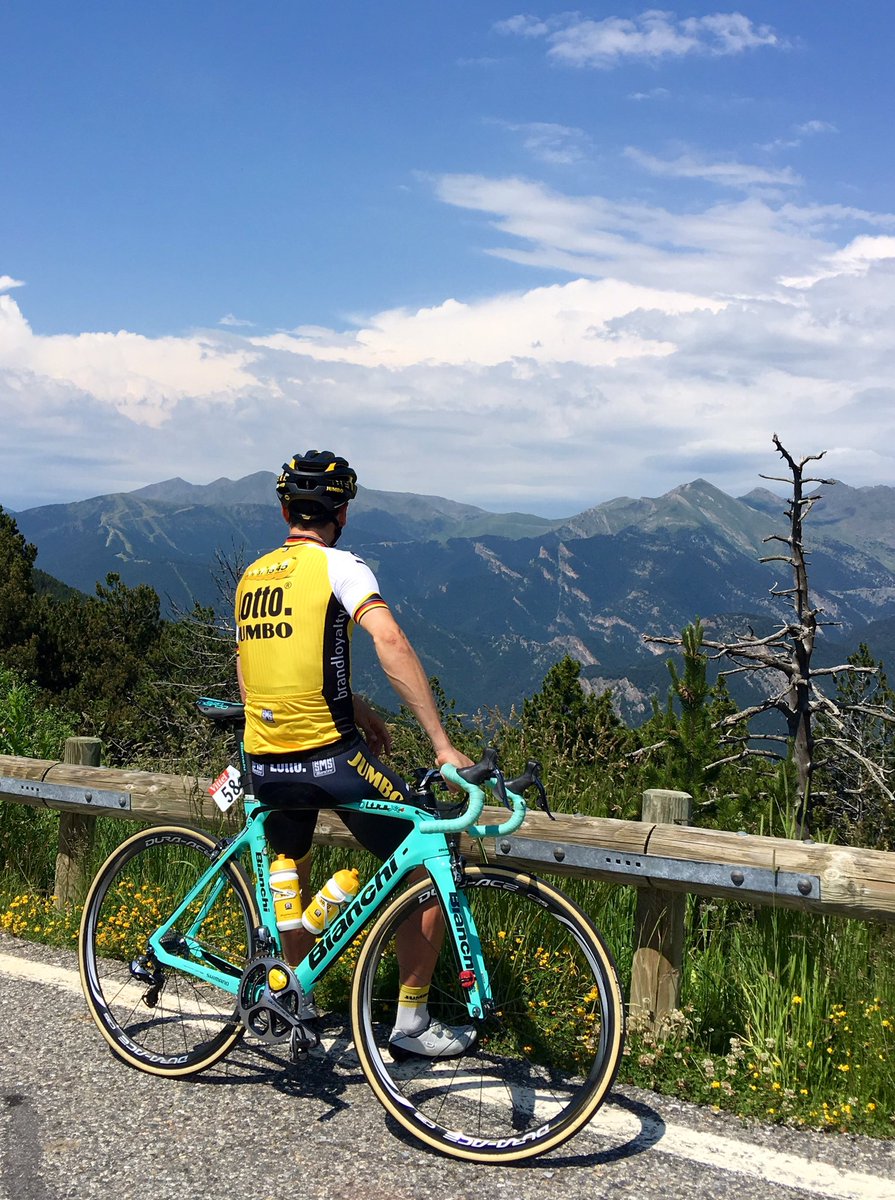 RobertWagner83's tweet photo. looking to the future ..really happy to announce that i'll stay 2 more years with @LottoJumbo_road #allgiving https://t.co/2HeQ40cKEj
