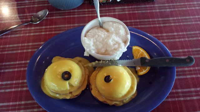 FunAndFork's tweet photo. When visiting #Sanibel #Island don't forget to have breakfast at #OverEasyCafe! #TravelTuesday #LoveFL #SWFL #foodie https://t.co/a5IW3ruGwo