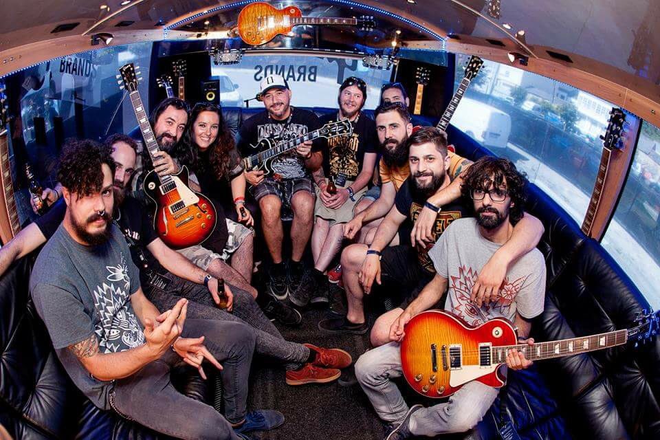 <a href="/desakatorock/">DESAKATO</a> <a href="/Posession/">Posession Band</a> y <a href="/WarCryOficial/">WarCry Oficial</a> juntos en nuestro #gibsonbus en el <a href="/ResurrectionESP/">Resurrection Fest Estrella Galicia</a>