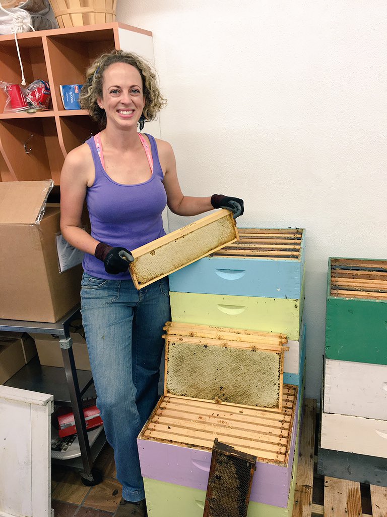 AHoneyBeeTree's tweet photo. Pulled #honey will #extract soon! I am guessing 200lbs. We'll see😉. From 2 2nd yr hives, 1 1st yr, 1 spring split... https://t.co/G6o0DdCd4G