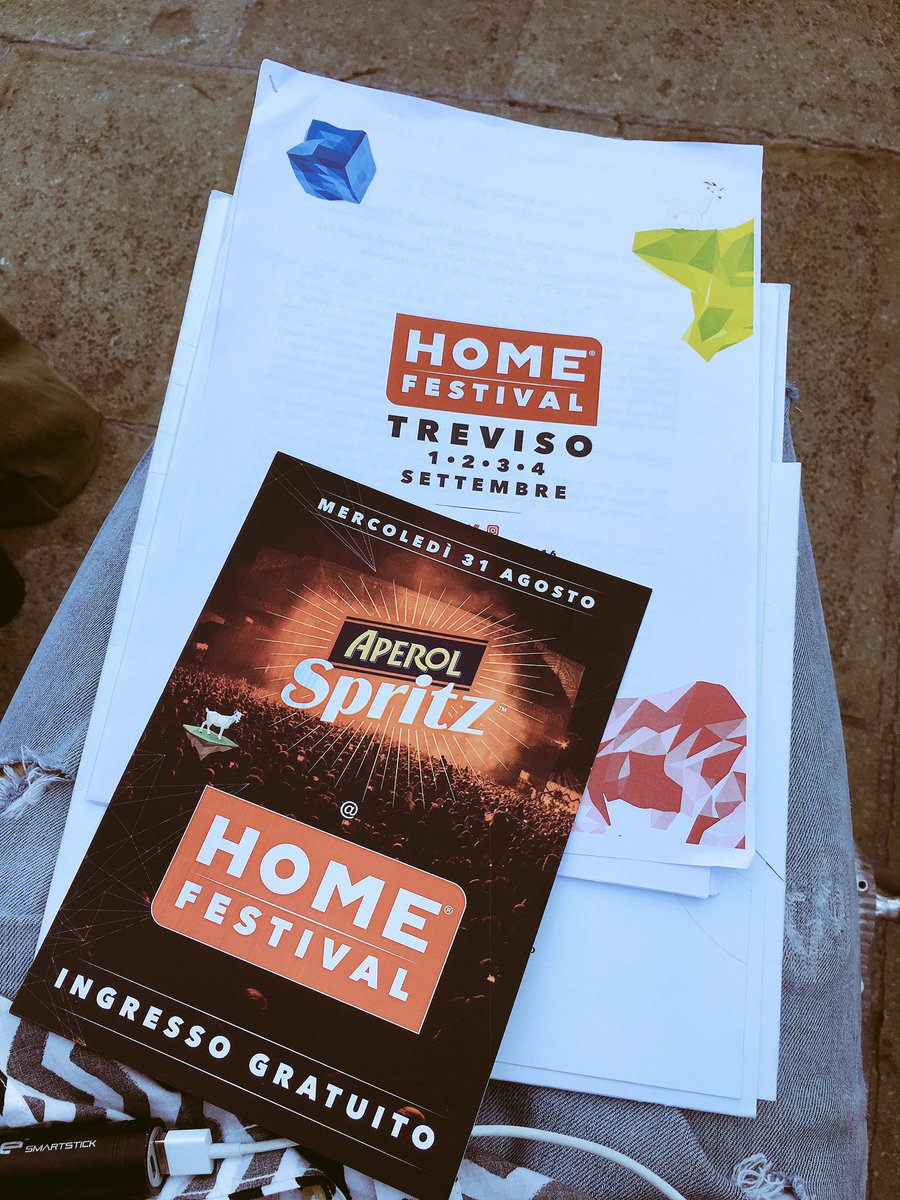 carlomrighetto's tweet photo. #HomeFestival inizia prima con la serata del Veneto Attack e tributo a David Bowie il 31/8 ingresso gratuito. #HF16 https://t.co/utxEam1M49