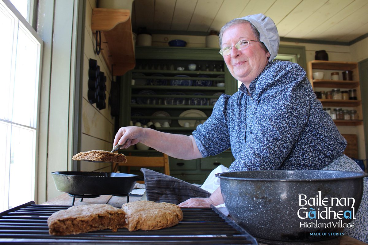 highlandv's tweet photo. A friend’s advice unasked is well worth keeping.
#Gaelic #Gàidhlig #Proverb https://t.co/3ghVk7FIMT