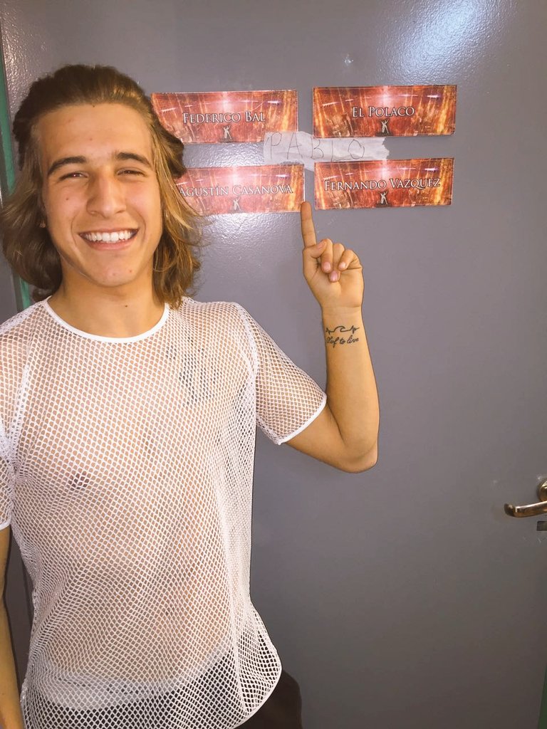 pablangasss's tweet image. Ya está, tengo mi camarin, y ayer le presté MI remera a @Marama_Agustin para su baile. (?)😂